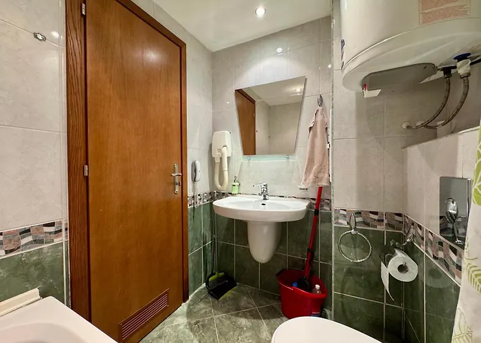 Prime Location Midia Апартамент