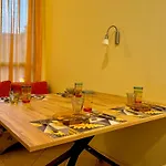 Prime Location Midia דירה