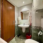 Prime Location Midia דירה